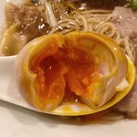 麦と麺助 - トロトロの味玉