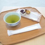 あみじま茶屋 - 煎茶と団子 Green Tea and Sweets 500yen