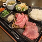 【推荐】 牛舌&和牛五花肉定食