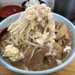 神豚 - 神豚しょうゆラーメン ヤサイ増し、ニンニク、アブラ