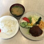 象屋 - サービスランチ & 味噌汁