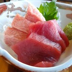 居酒屋食堂 にっぽん一周 - 生本マグロ刺身580円