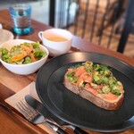 CAFE264 - ランチ1000円、ドリンク付きだったよーな…。