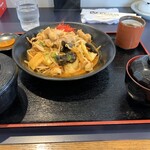 高麗館 - ホルモン炒め定食