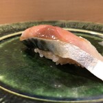 うを徳 - 鯖（握り）