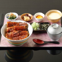 活うなぎ丼　特上
