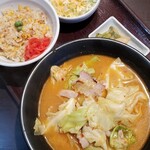 Chuukaryouri seika - カラシ味噌ラーメン+半チャーハン