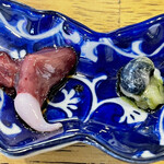 旬ものと日本酒 とみ笑 - マハタの心臓と胆嚢