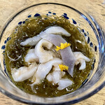 旬ものと日本酒 とみ笑 - 佐渡のもずくとホッキ貝