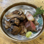 旬ものと日本酒 とみ笑 - 鹿のサーロインと岡山のマッシュルーム