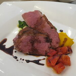 ヴォナ ビータ クチーナ イタリアーナ エバタ - ハンガリー産　鴨胸肉のロースト　バルサミコソース(＋330円)