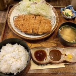 本気豚食 - ロースカツ定食