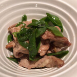 丿貫 - 丿貫(鶏せせりと青葱の黒七味和え)