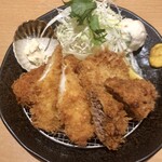 Kurobuta Tonkatsu Sengoku - 「ミックスフライ定食B」(1380円)   