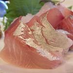 神港 - 「平政の刺身」：鰤の旨みを研ぎ澄ませたような、上品な脂の香りと旨み♪