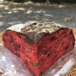 中村食糧 - 木苺のフルーティー　842円
                                木苺の生地に、パインとマスカットゴロンゴロン