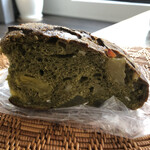 中村食糧 - 抹茶　842円　パイナップルがゴロンゴロン
      11時半に伺った時は、まだあったかくて売ってくれませんでした。なので、1時間後にまた並びました笑