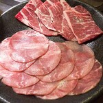 炭火焼肉ホルモン らんど - 