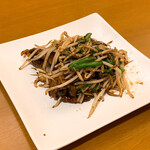 中華バル SABUROKU360 - 【2021年03月】レバニラ炒め＠780円、提供時。