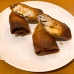 中華バル SABUROKU360 - 【2021年03月】鱈とクリームチーズ春巻＠520円／2本、提供時。