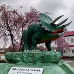 手打 焔 - トリケラトプス（隣のカラオケのディスプレイ）