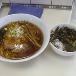 中華そば ふくみみ - 中華そば 550円、辛味ご飯 250円
