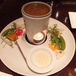 リュクス　タジマヤ - 彩り野菜のバーニャカウダ　エスニック仕立て(カレー風味+粉チーズ付)（'12.09月より）