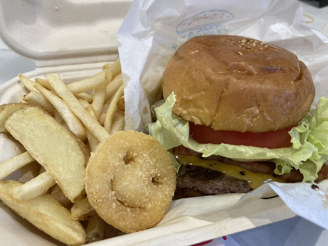 アメリカ食堂 サンズ ダイナー 牧志 ハンバーガー ネット予約可 食べログ アメリカ食堂 サンズ ダイナー 牧志 ハンバーガー ネット予約可 食べログ