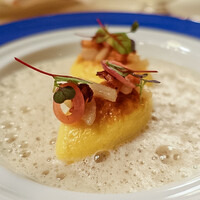 トゥールダルジャン 東京 - プロッシェムースのグラティネ　根菜のプレゼと森の茸のエキューム