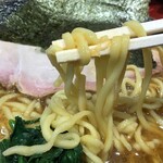 横浜ラーメン 真砂家 - ラーメン大の麺