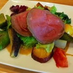 TAVERNA da Ishii - 旬野菜のグリル、ローストビーフのせ