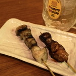 もつ焼 煮込み ヤリキ - 2012.8 あぶら（1串110円）、ちれ（1串110円）