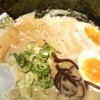 博多ラーメンうしじま - 博多スペシャル(チャーシュー、味玉、メンマ、海苔)