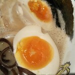 Hakata Ramen Ushijima - 味玉