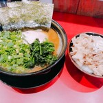 家系ラーメン 稲葉家 - 