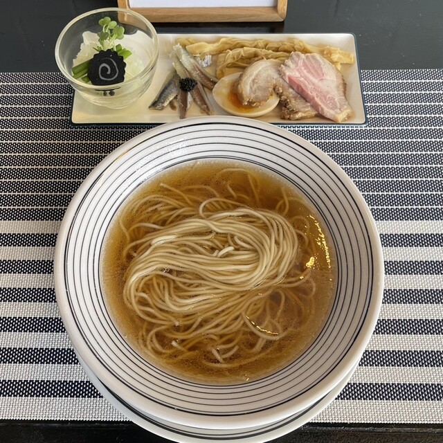 ニボシヌードル 烏 Niboshi Noodle 烏 成田空港 ラーメン 食べログ ニボシヌードル 烏 Niboshi Noodle 烏 成田空港 ラーメン 食べログ