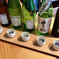 ルアン NIPPONIA HOTEL 奈良 ならまち - 豊祝 (奈良 豊澤酒造) 旬の5種をお猪口で