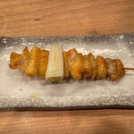 鳥つね自然洞 - 皮焼き