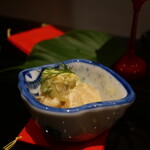 日本料理 幸庵 - 貝柱とアボカドのスパイシーソース和え