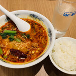 香香飯店 - 四川風坦々麺