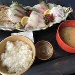 田舎レストランじんべえ - 旬の地魚定食