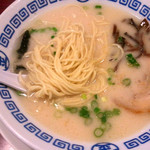 まるきんラーメン - 麺は細いストレートタイプ！