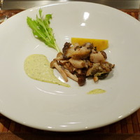 ステーキ＆ワイン シュバルージュ - ペアランチ<2名分で\5,000>（活鮑のソテー、2012年9月）