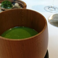 ad hoc  - 始まりはメニューにないヒトサラ。鮑出汁のクレソンスープ。