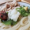 ○七商店 - 炙り梅とおろしそ肉麺