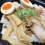 幸楽苑 - 具材はラーメンと一緒！！これがもっと綺麗に盛り付けられていたら、評価もアップなのに…