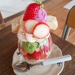 菓子屋 chill - イチゴパフェ