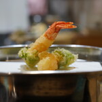 天ぷら 正心庵 - 車海老の大葉巻き