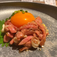 やきにくグレート 神田店 - 低温調理和牛ユッケ