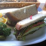 ジ・エクスチェンジ - アボガド・サーモン